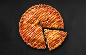 Apple Caramel Drizzle Pie